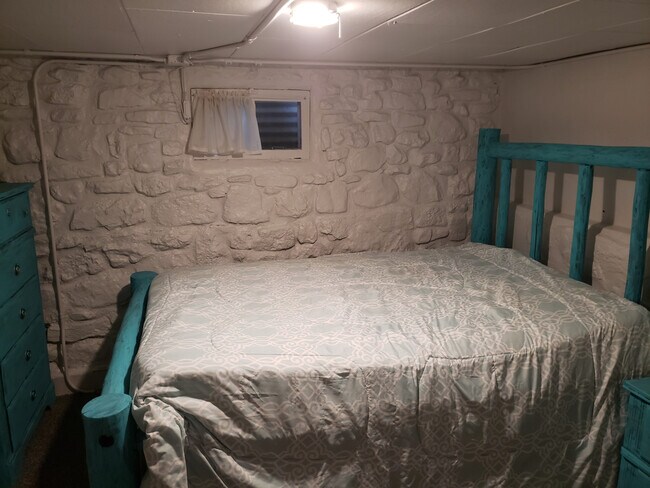 Foto del edificio - 663.5 11th (Down Stairs)