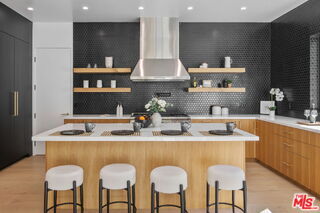 Building Photo - 12700 Montana Ave