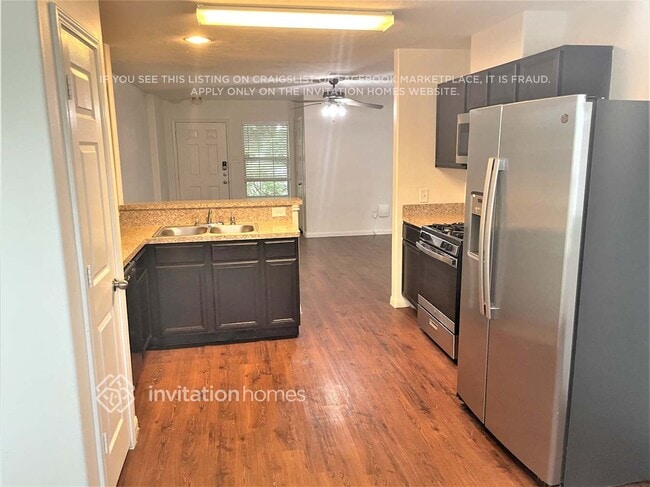 Foto del edificio - 16371 Royal Stone Ln