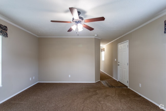 3BR, 2BA - 1,165 SF - Unit 109 - Spreading Oaks Village