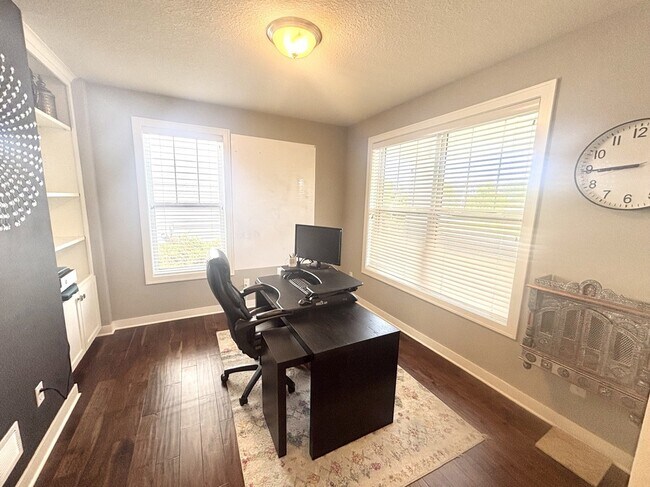 Foto del edificio - 9068 Red Oak Trl