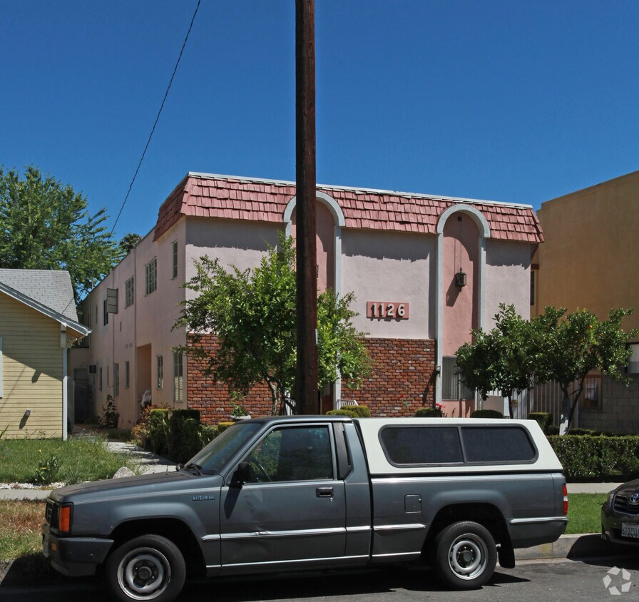 Foto del edificio - 1126 Elm Ave