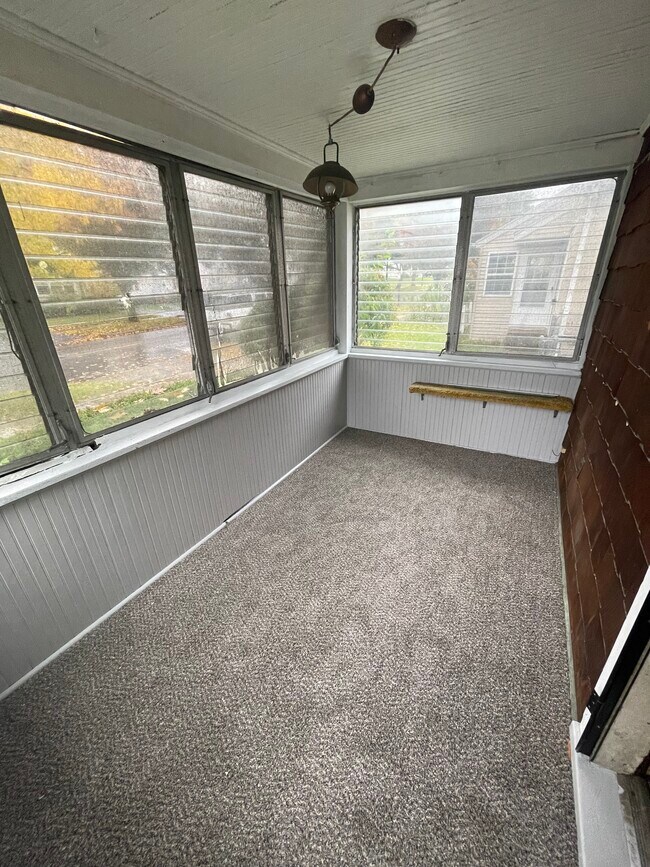 886 Glide St, Rochester, NY 14606 House Rental in Rochester, NY