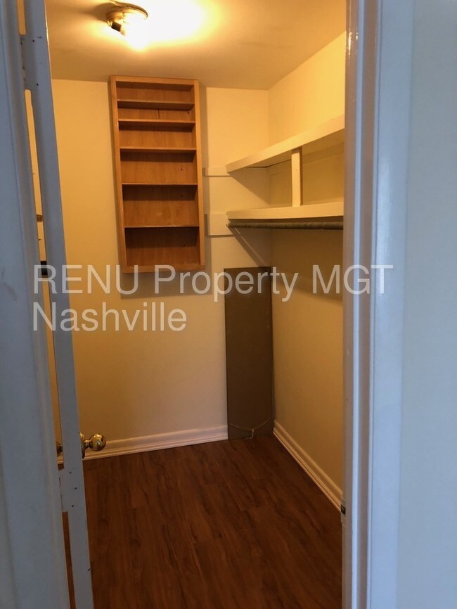 2601 Hillsboro Pike Unit J15, Nashville, TN 37212 Room for Rent in