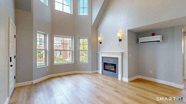 Building Photo - 793 State St