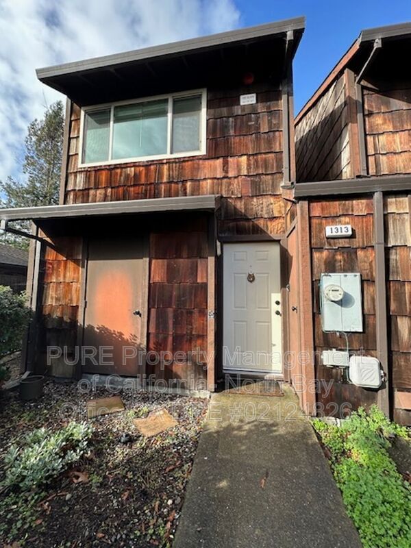 1313 Parkway Dr, Rohnert Park, CA 94928 House Rental in Rohnert Park