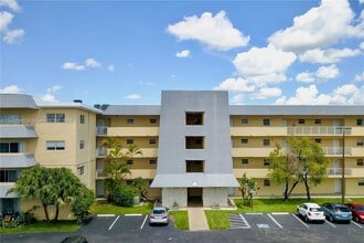 Building Photo - 7410 SW 82nd St