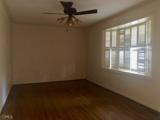 Building Photo - 103 Pine Hill Cir