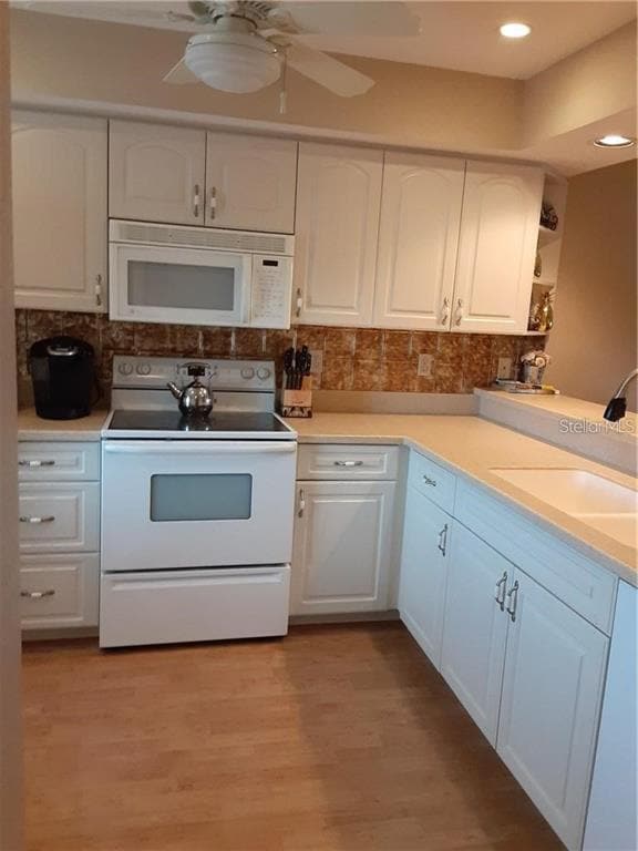 Building Photo - 240 Lewis Cir