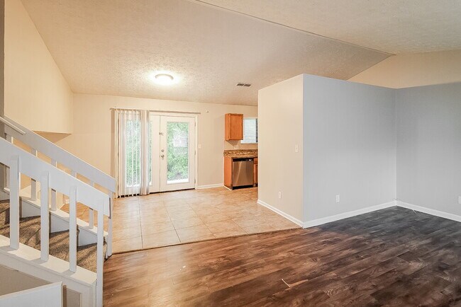 Foto del edificio - 5164 Galbraith Cir