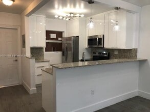 Building Photo - 120 Royal Palm Rd