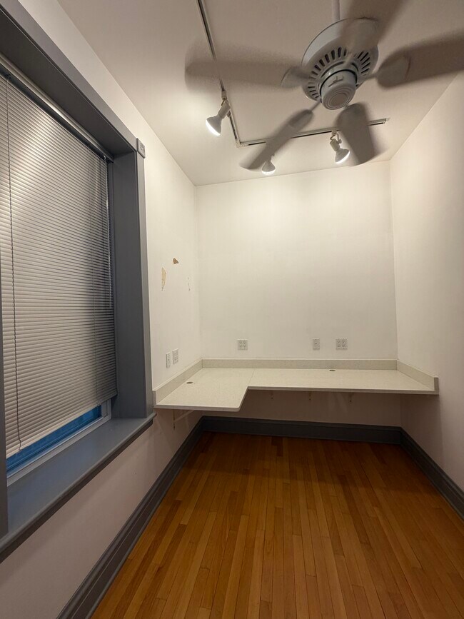 Foto del edificio - 2533 W Cortez St