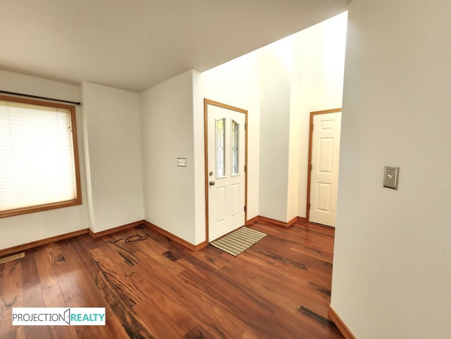 Building Photo - 33994-33997 7 Oaks Dr