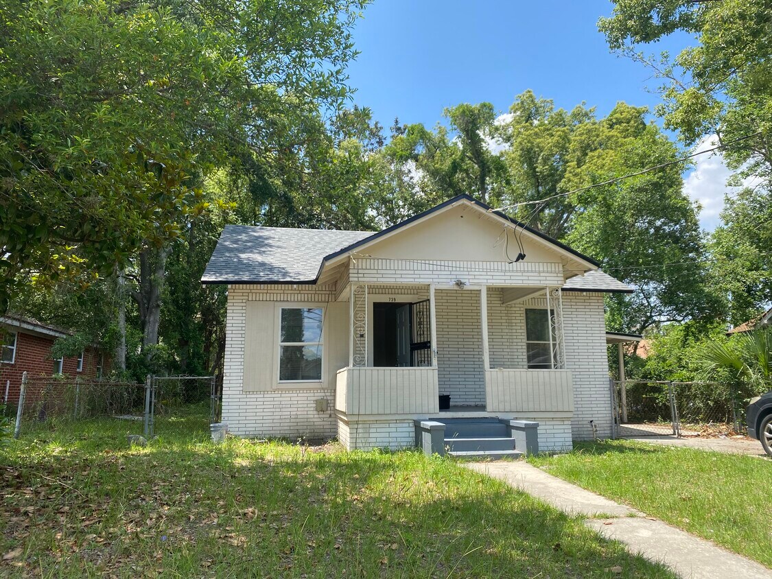 Primary Photo - 739 Escambia St