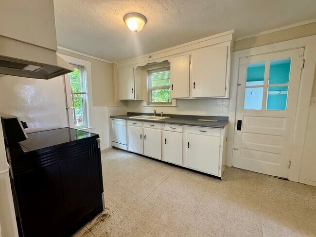 Building Photo - 273 Front St