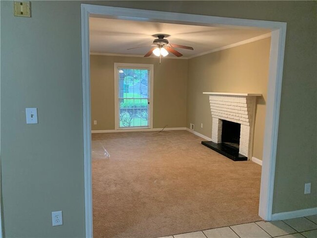 Building Photo - 3907 Leisure Woods Dr