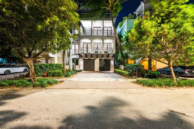 Building Photo - 343 Franklin St