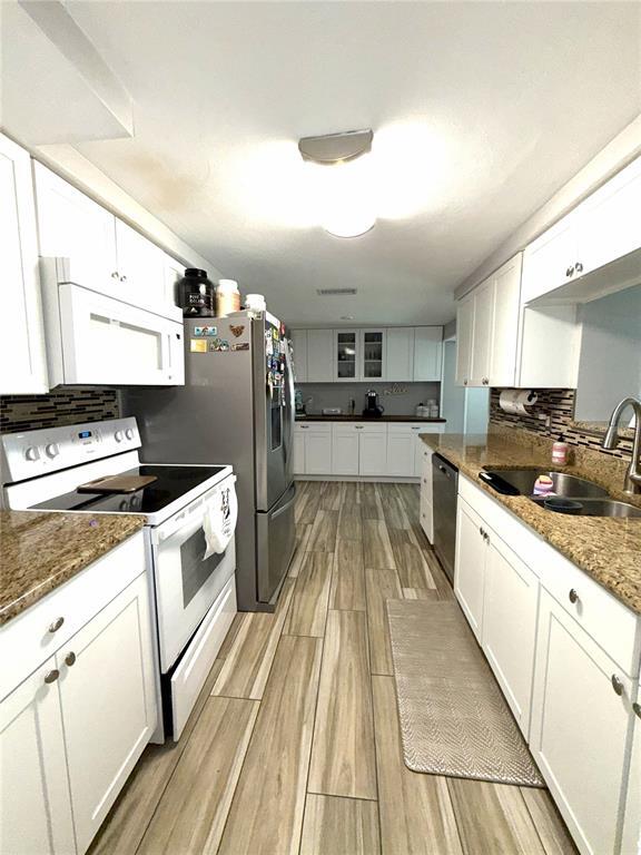 Building Photo - 3711 Blackhawk Dr