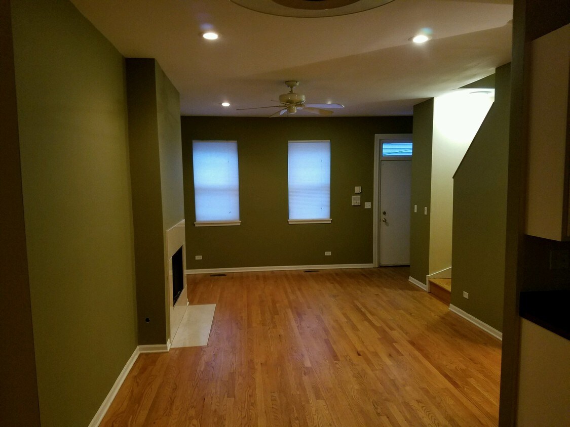 Sala de estar - 1733 W Crystal St