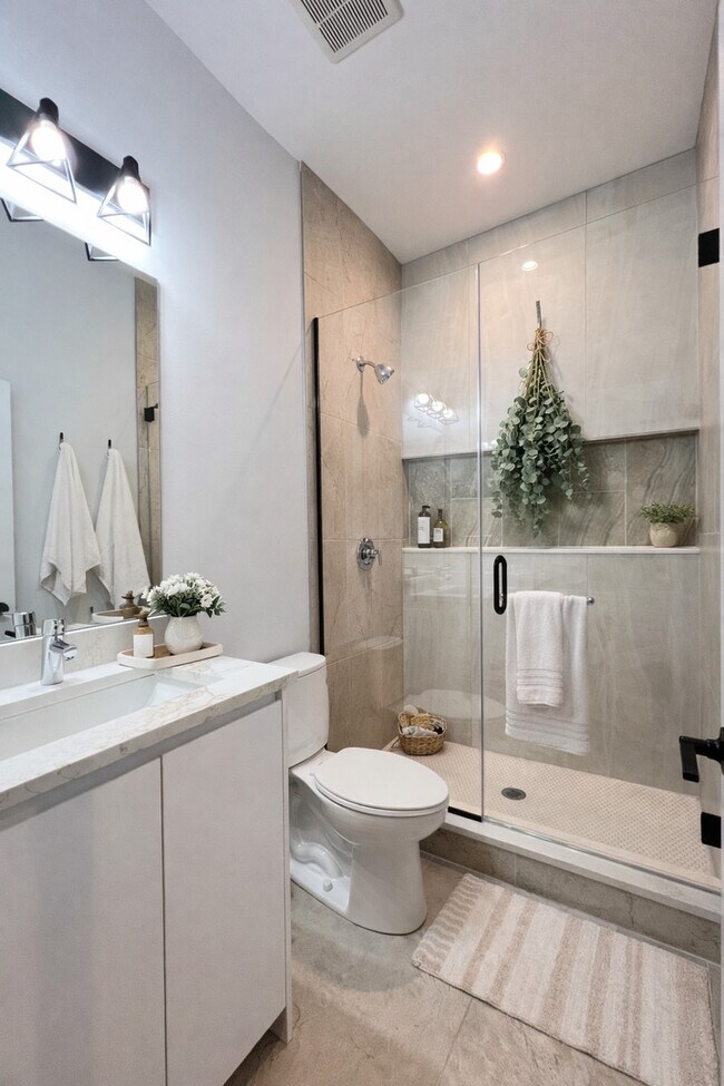 Foto del edificio - 6513 S Langley Ave