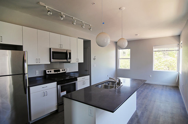 2 habitaciones, cocina - The Seven at Page Woodson