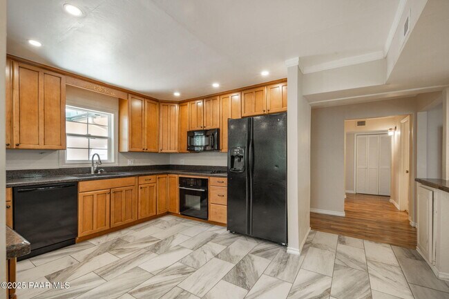 Foto del edificio - 847 Clubhouse Dr