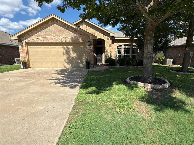 Building Photo - 221 Spring Hollow Dr