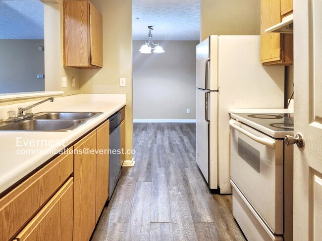 Building Photo - 3203 Fairington Ridge Cir