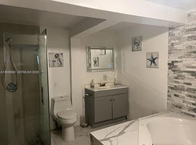 Foto del edificio - 10835 NW 2nd Ct