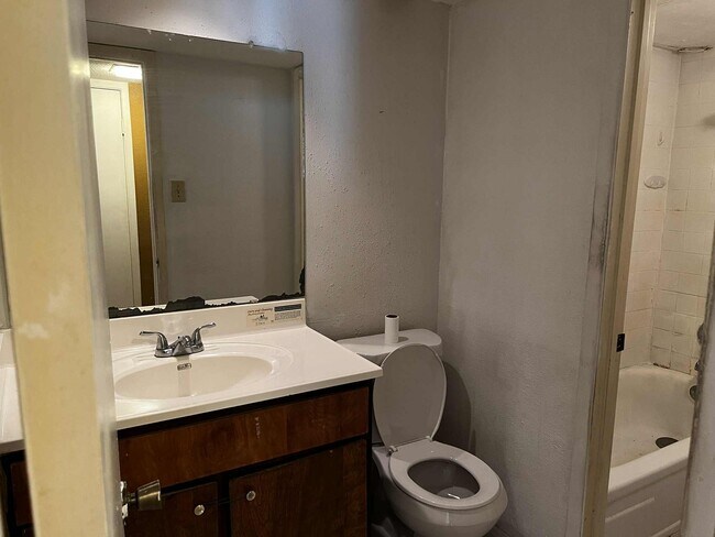 Foto del edificio - 2100 Wilcrest Dr