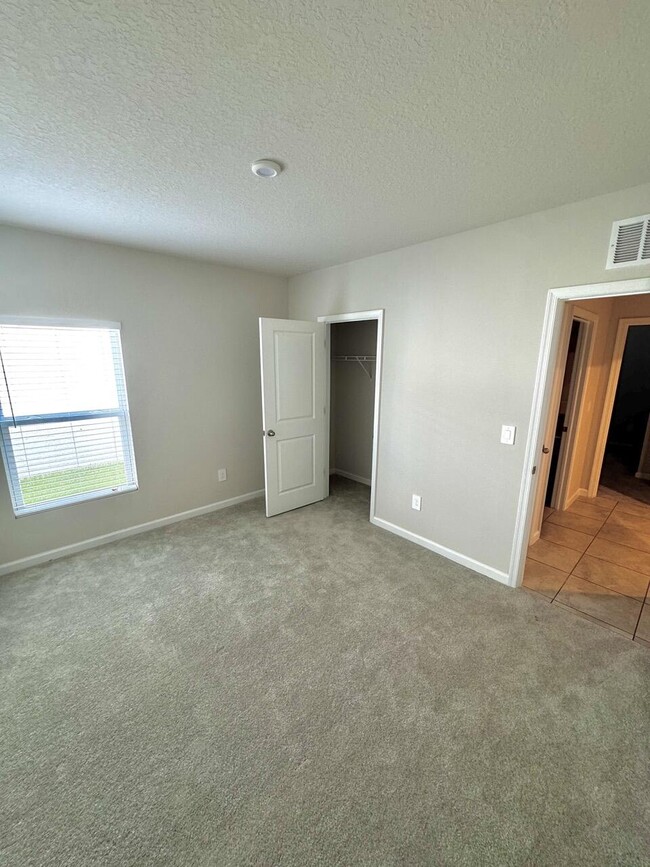 Building Photo - 461 Cherimoya St
