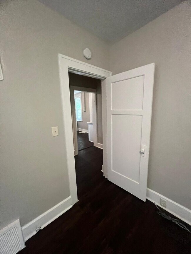 Foto del edificio - 1220 N Wisconsin St
