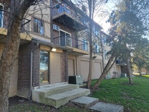 Building Photo - 416 E Bailey Rd