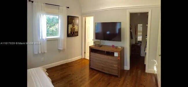 Foto del edificio - 4633 SW 13th St