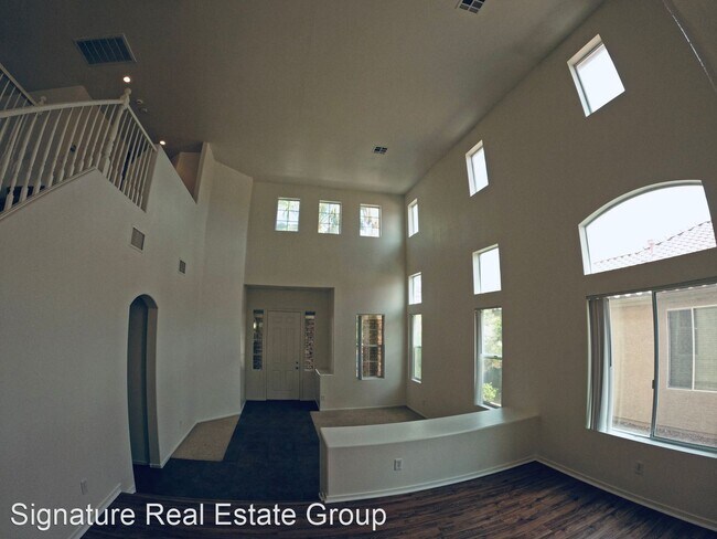 Foto del edificio - 4 br, 3 bath House - 5843 Noble Stand St.