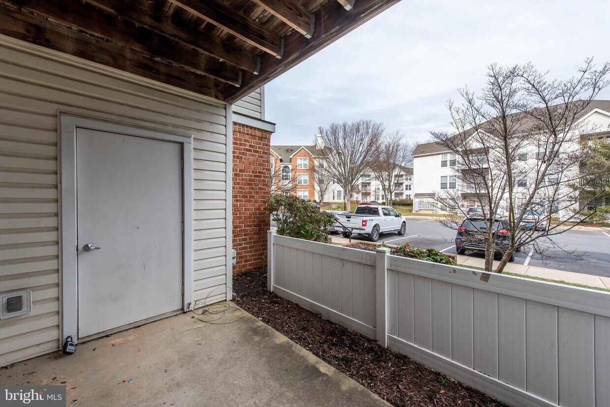 Foto principal - 5951 Millrace Ct