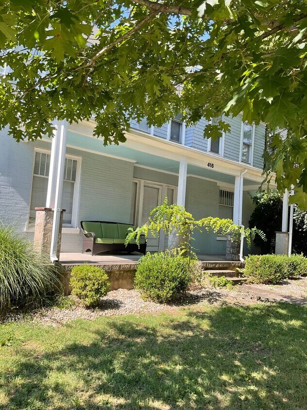 Foto principal - NOW LEASING FOR FALL ‘26