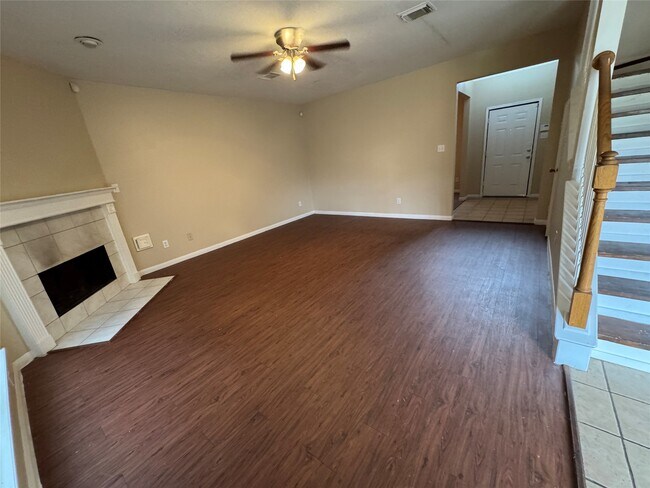 Foto del edificio - 4018 Longway Estates Ct