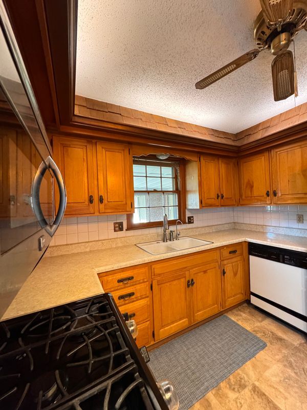 Foto del edificio - 8000 Oakland Ave