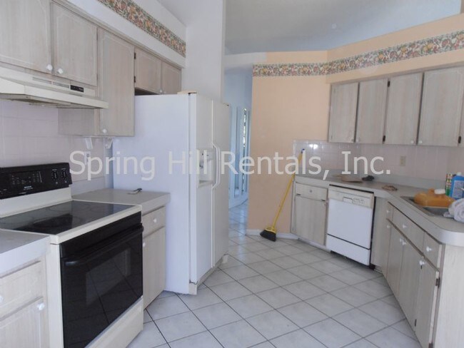 Building Photo - 11432 Beechdale Ave