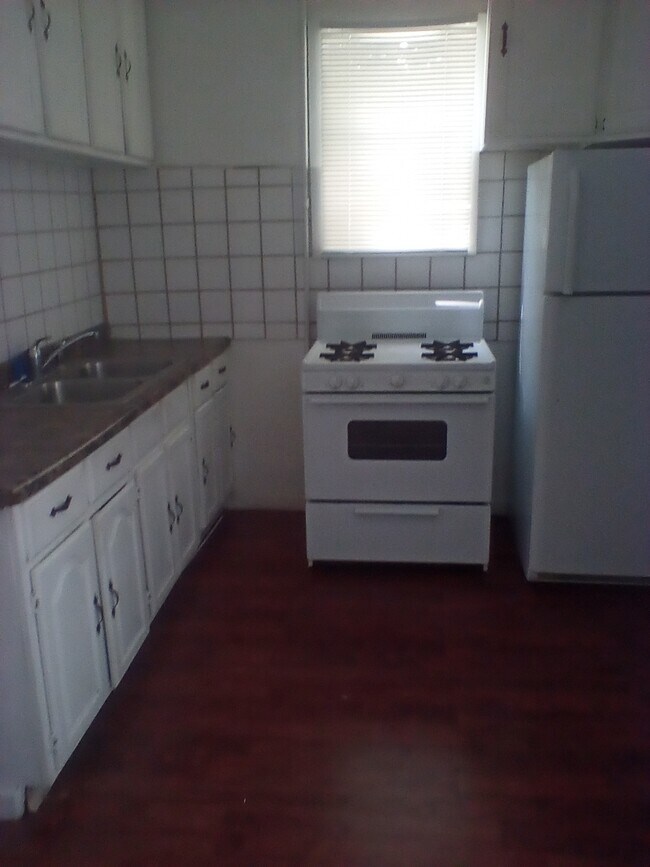 Building Photo - 4816 13th Ct