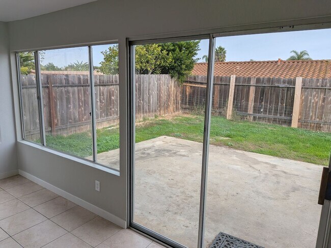 Foto del edificio - Mira Mesa Home