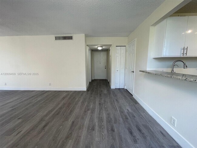 Foto del edificio - 9471 Evergreen Pl