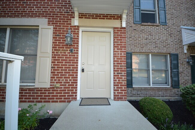 Building Photo - 2530 Hackberry St