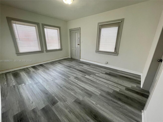 Photo - 442 SW 10th Ave Apartment