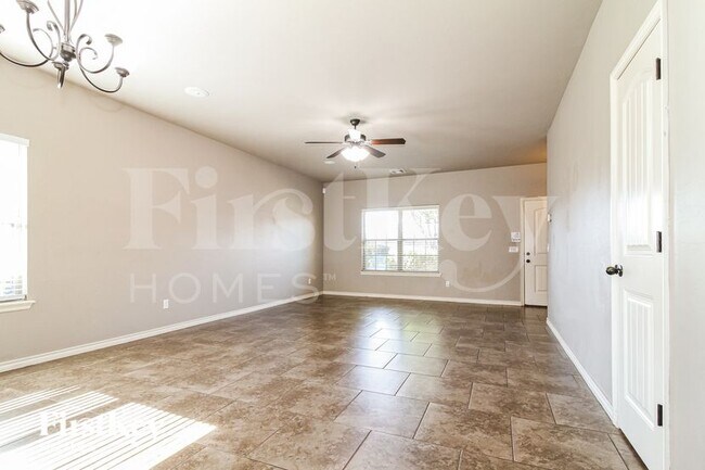 Foto del edificio - 12016 Garden Ct