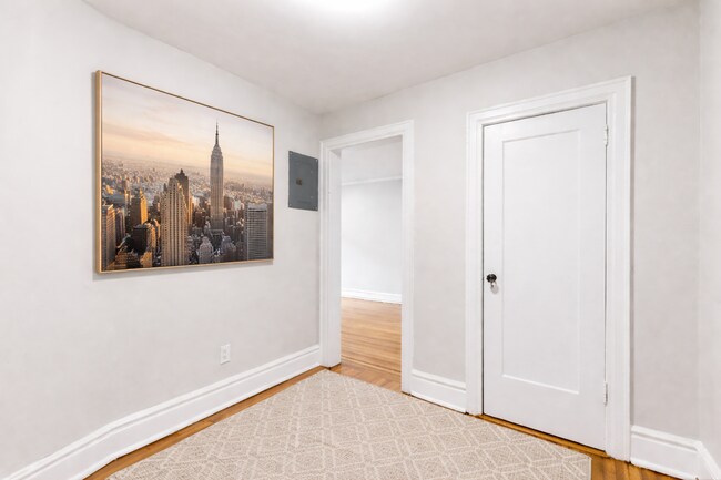 Foto del interior - Montclair Gardens