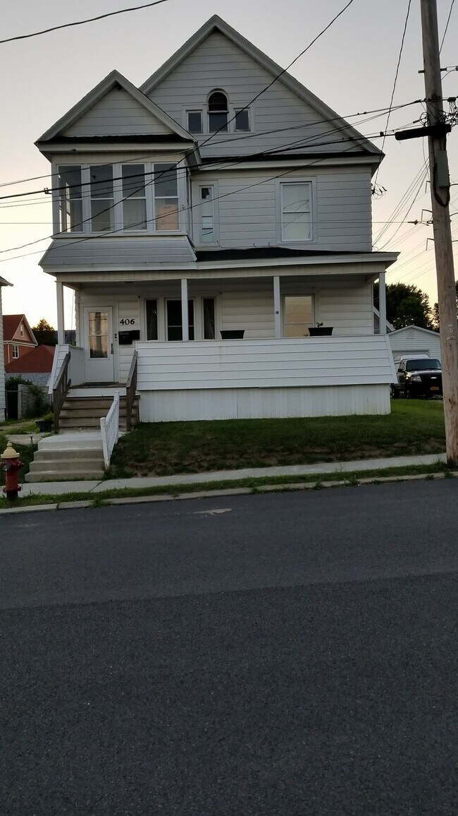 Foto del edificio - 406 Vrooman Ave