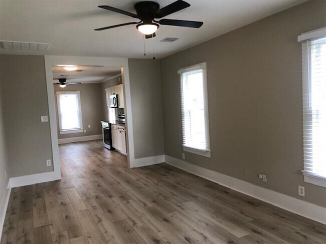 Foto del edificio - 3022 School St