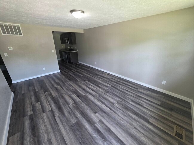 Building Photo - 1170 Leota Dr